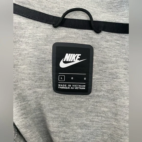 Nike Tech Jacket - Women’s Sz Large - Picture 3 of 8